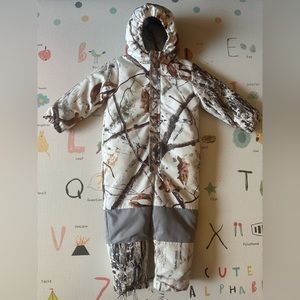 Cabelas Camo Snowsuit - Size 3T